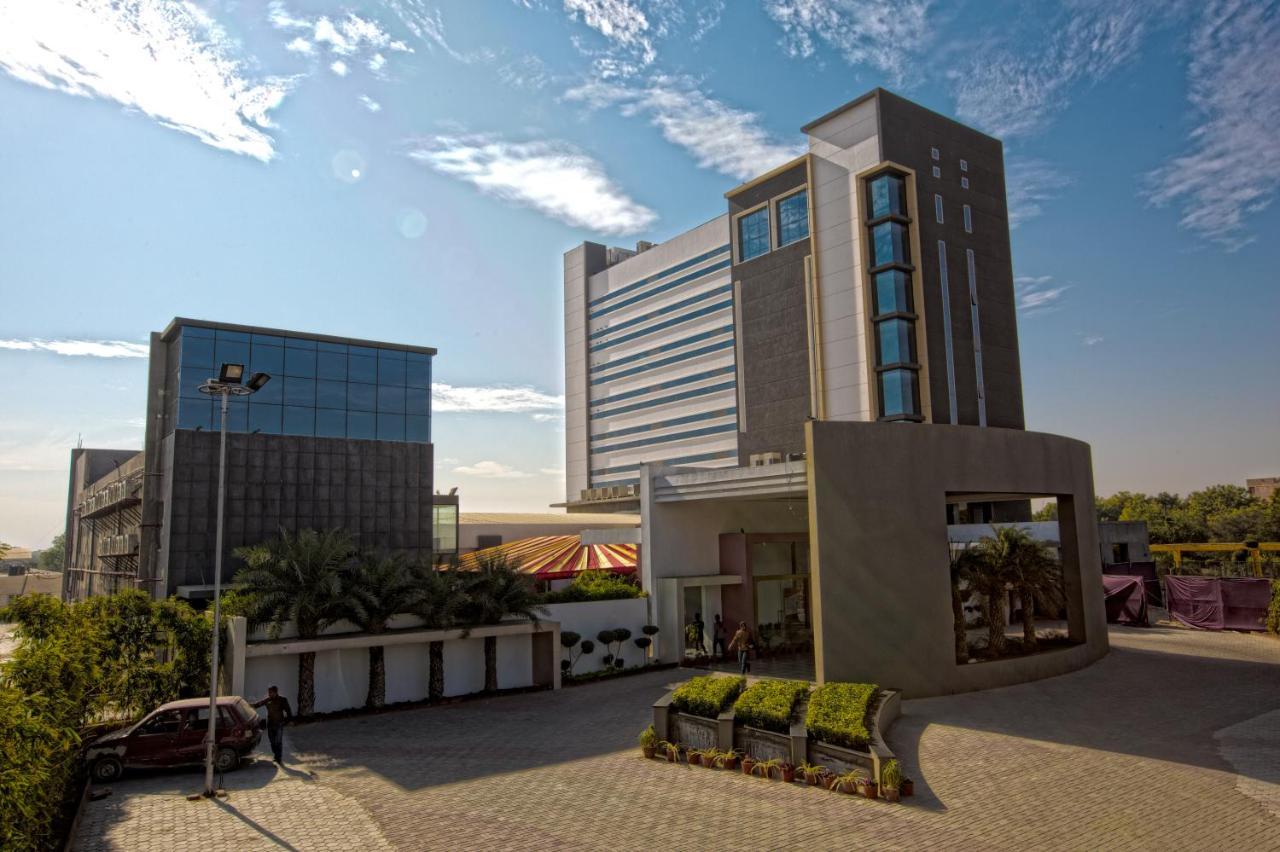 Hotel Kasturi Orchid Pāl Exterior foto