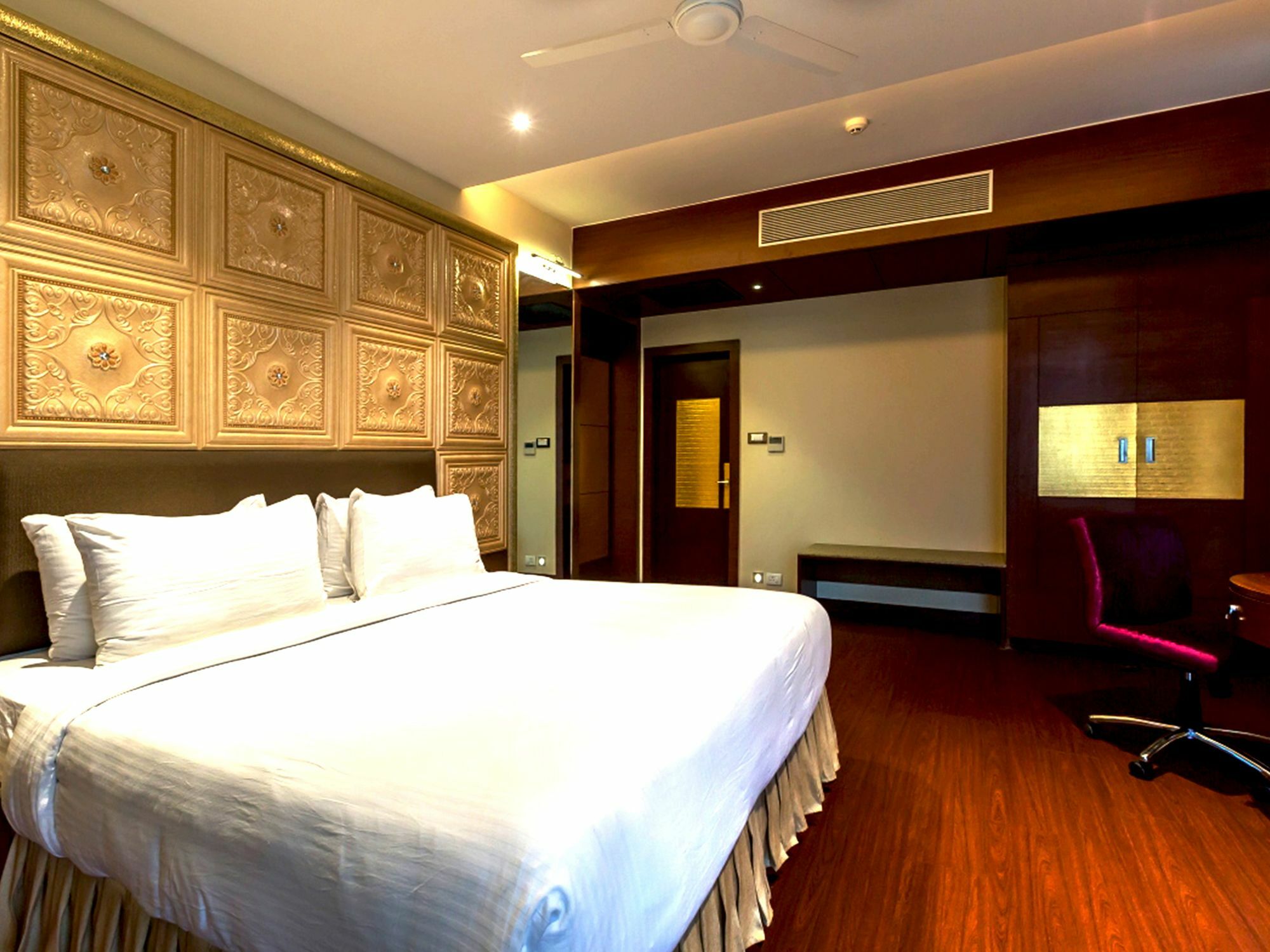 Hotel Kasturi Orchid Pāl Exterior foto